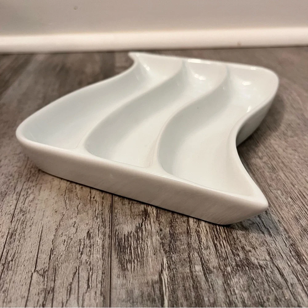 Crate & Barrel White Porcelain Swirl Square Appetizer Candy Dish 7
